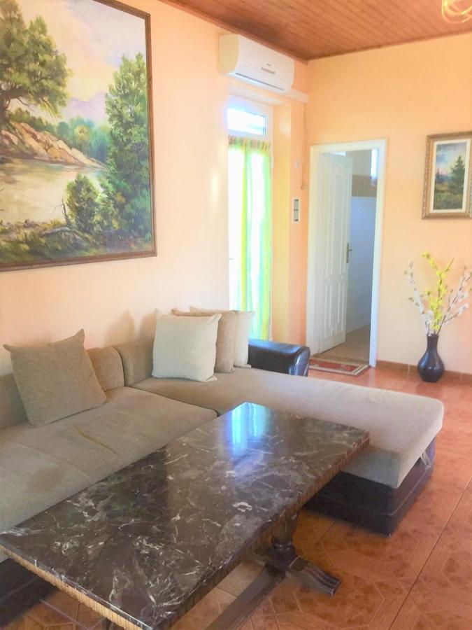 Big Apartman Hajdúszoboszló Eksteriør billede